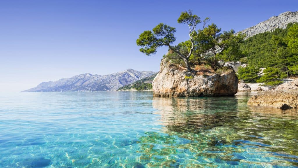 Investing in Seafront Homes: Costa Blanca, Spain, Greece, and Italy
