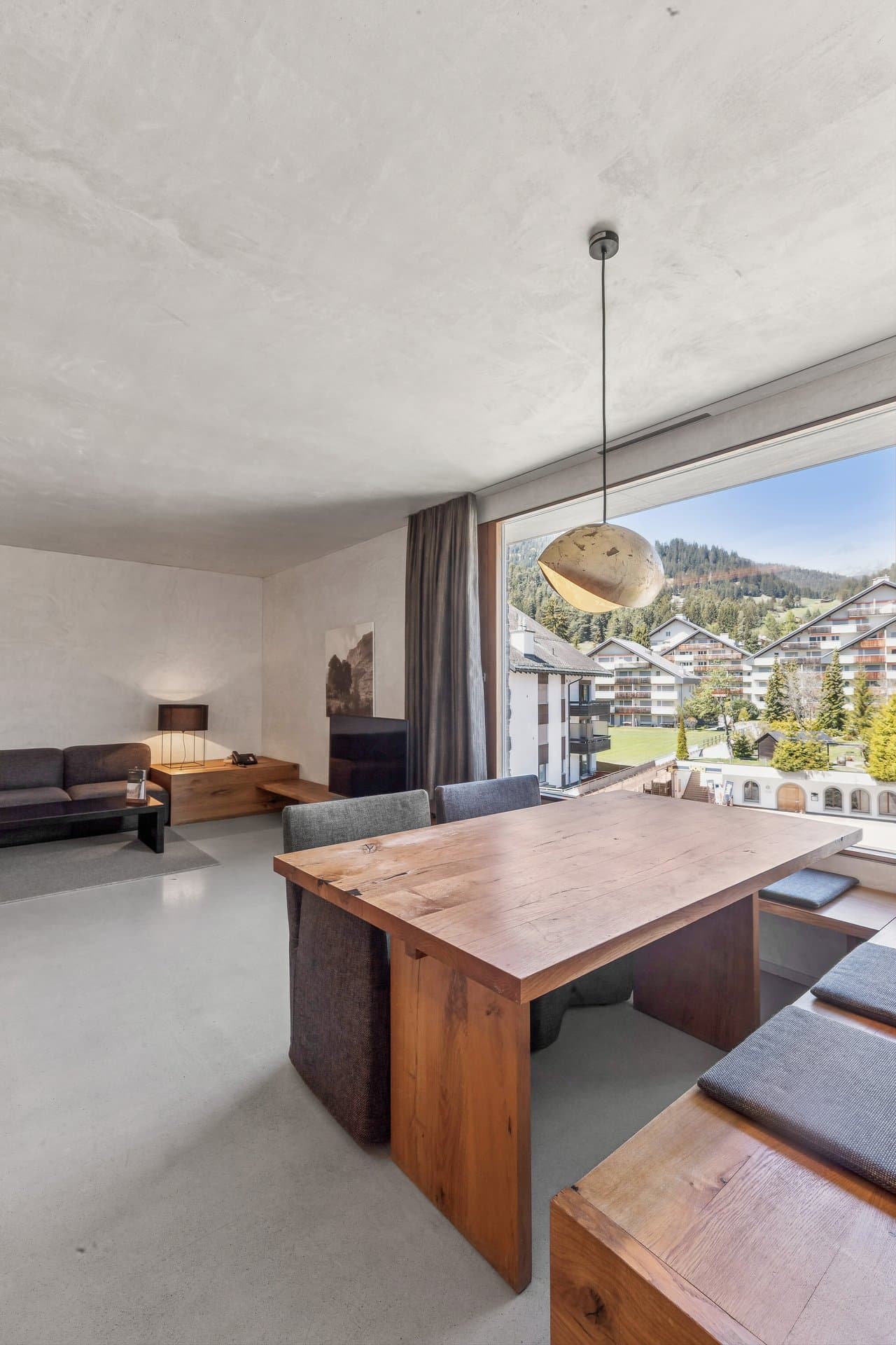 Furnished apartment used as a managed second home