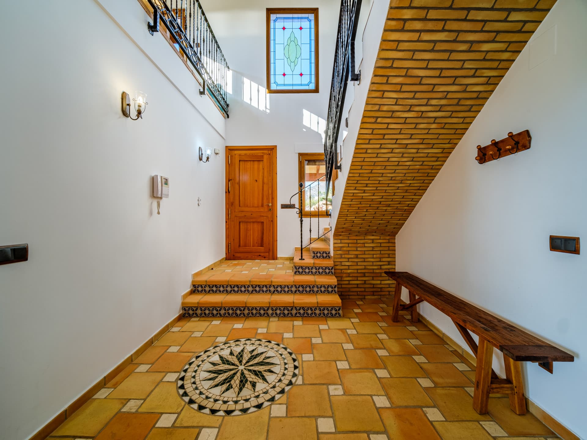 Cette impressionnante villa est située dans la belle ville de Moraira, dans la province d'Alicante. - 18