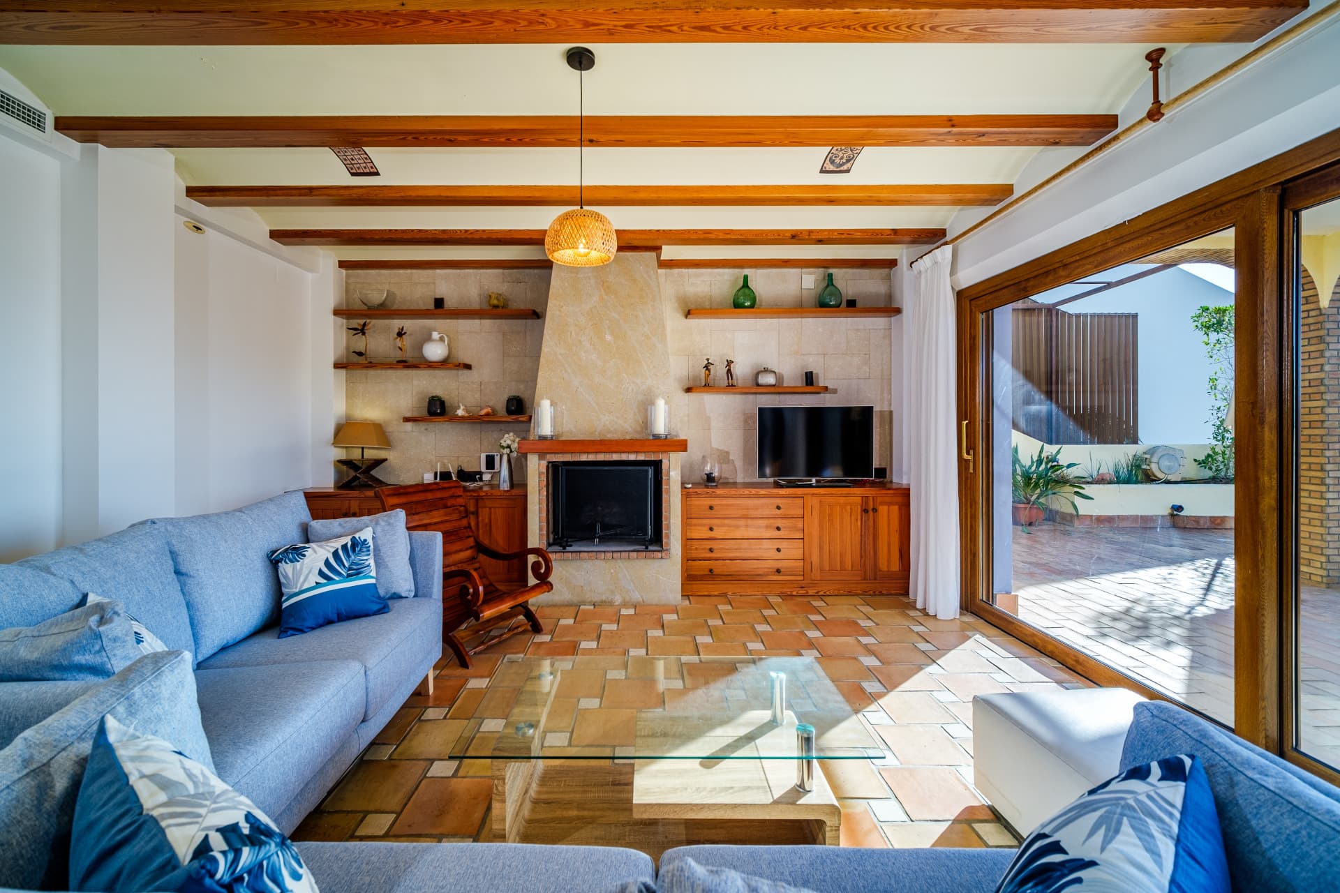 Cette impressionnante villa est située dans la belle ville de Moraira, dans la province d'Alicante. - 8