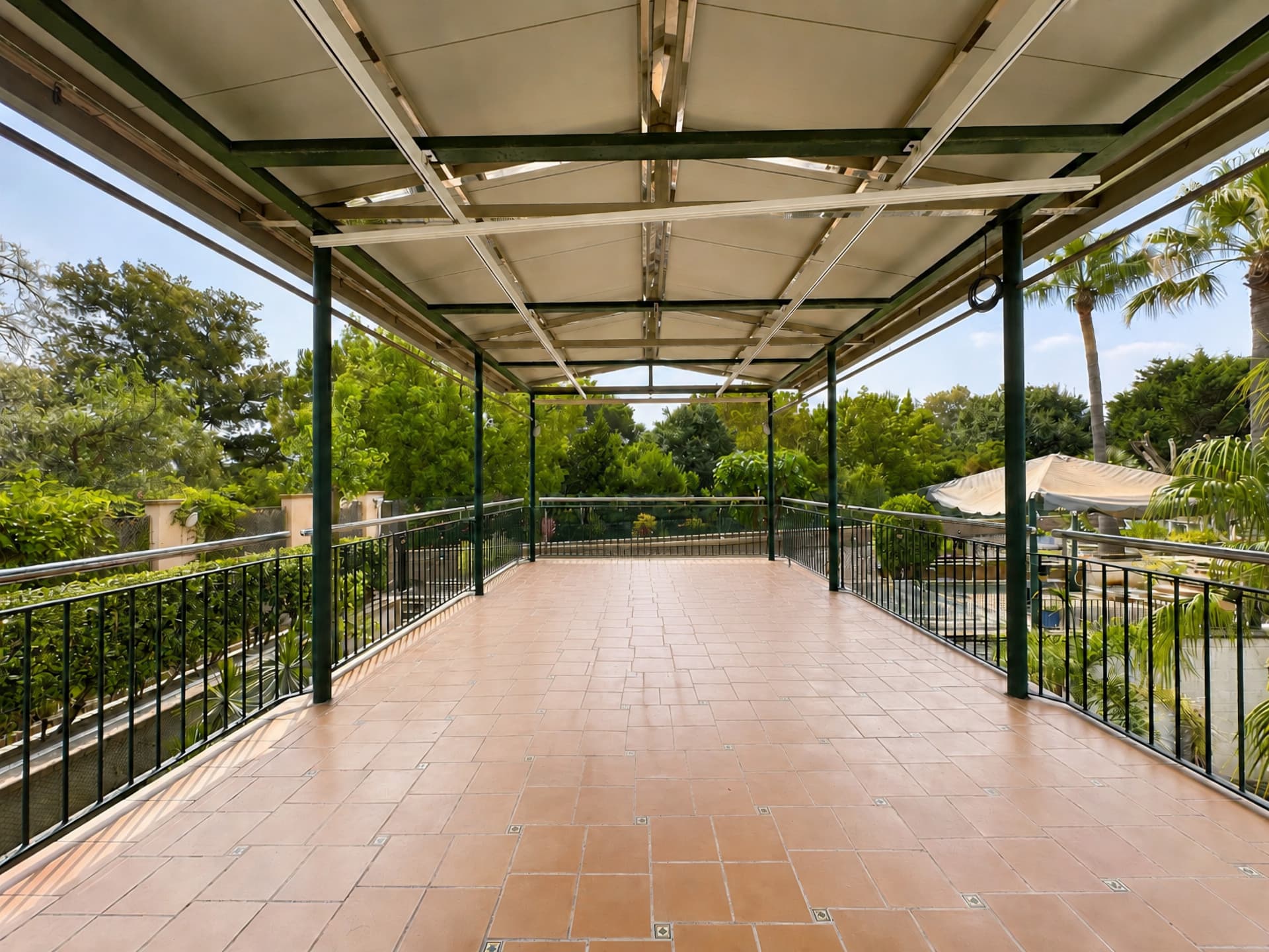 Frontline golf villa in Torre in Conill, Bétera. - 2