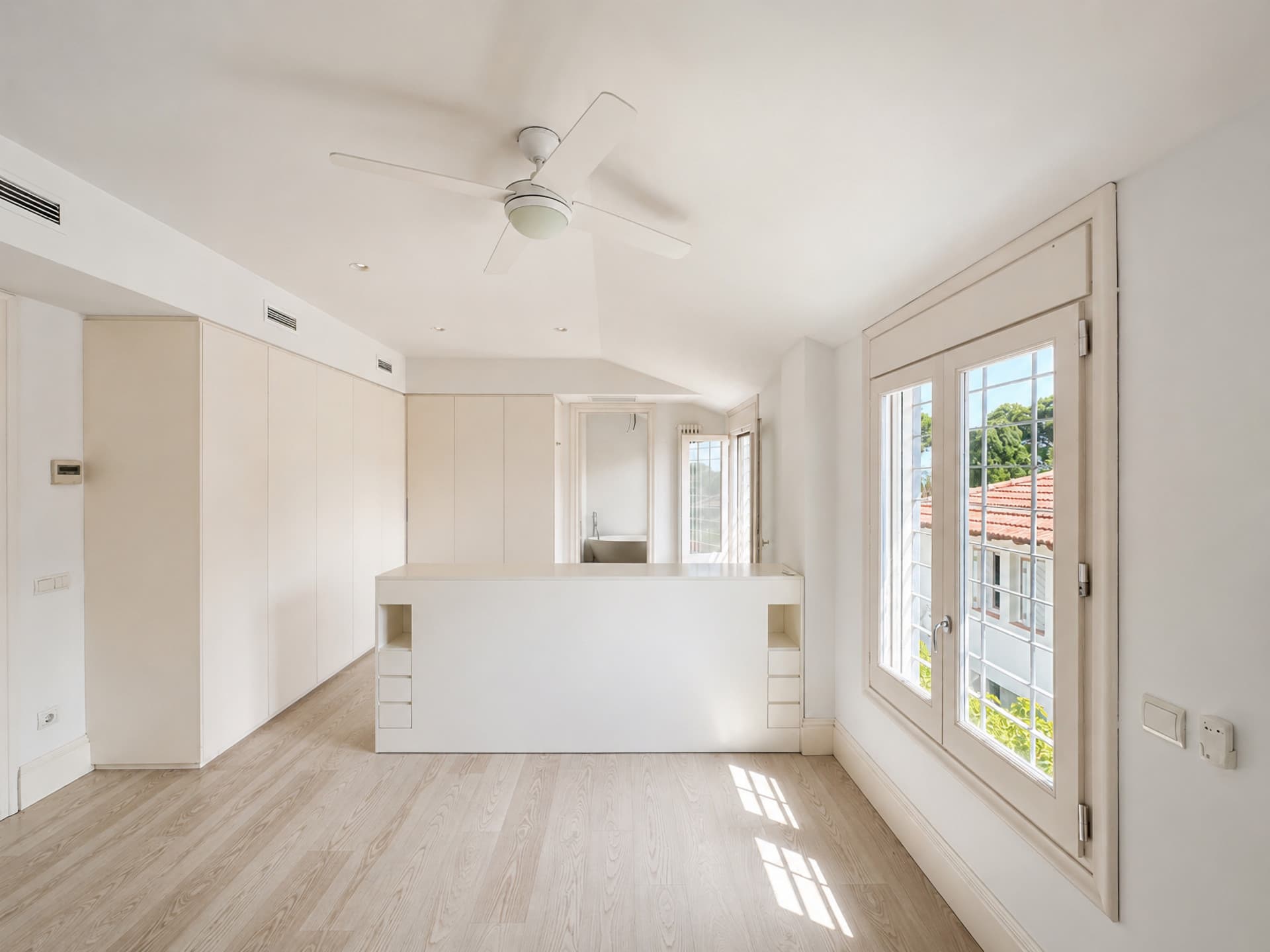 Villa avec piscine et jardin situé dans le centre de Rocafort, l'une des zones résidentielles les plus consolidées de la région métropolitaine de Valence. - 11