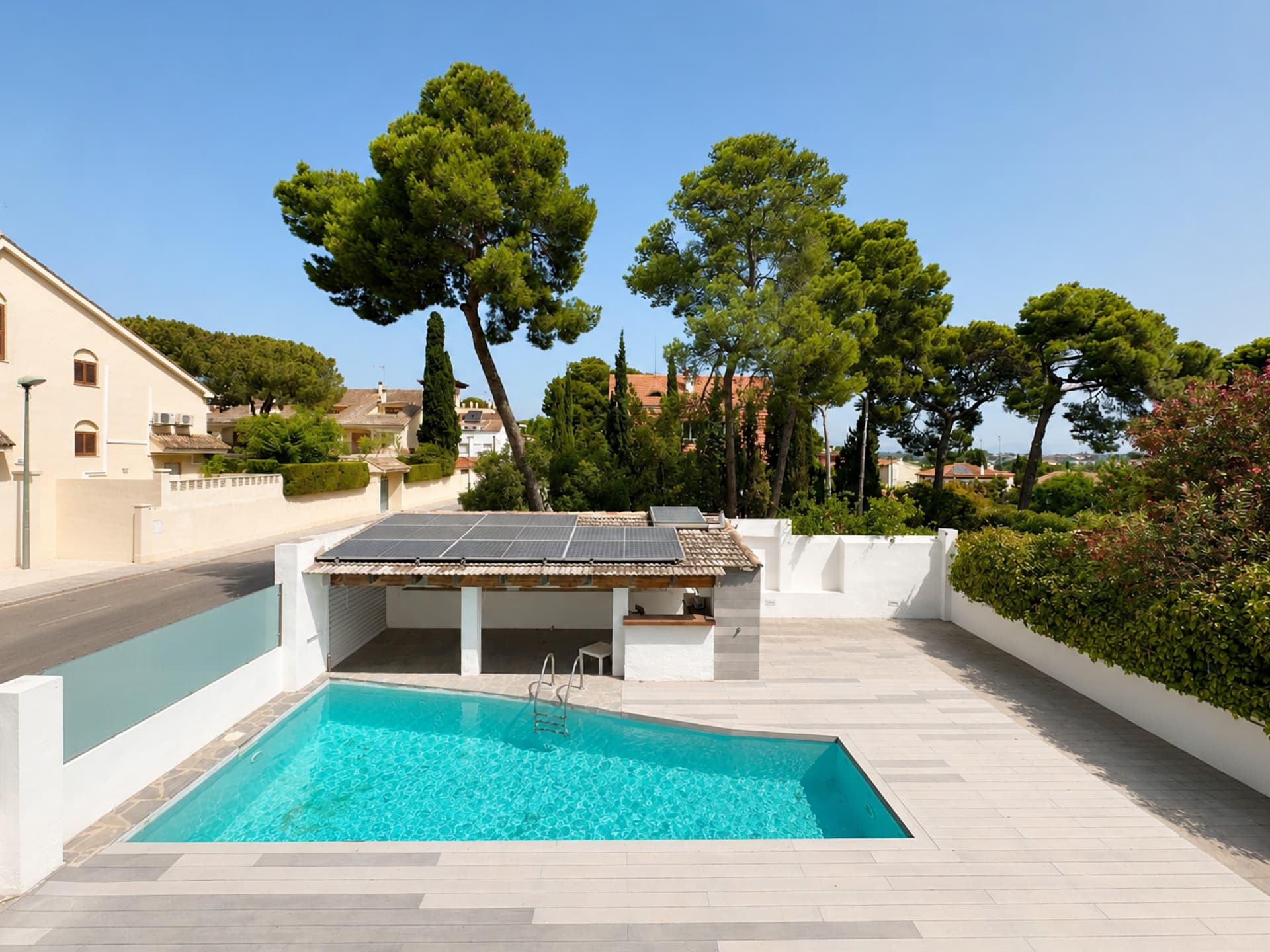Villa avec piscine et jardin situé dans le centre de Rocafort, l'une des zones résidentielles les plus consolidées de la région métropolitaine de Valence. - 10