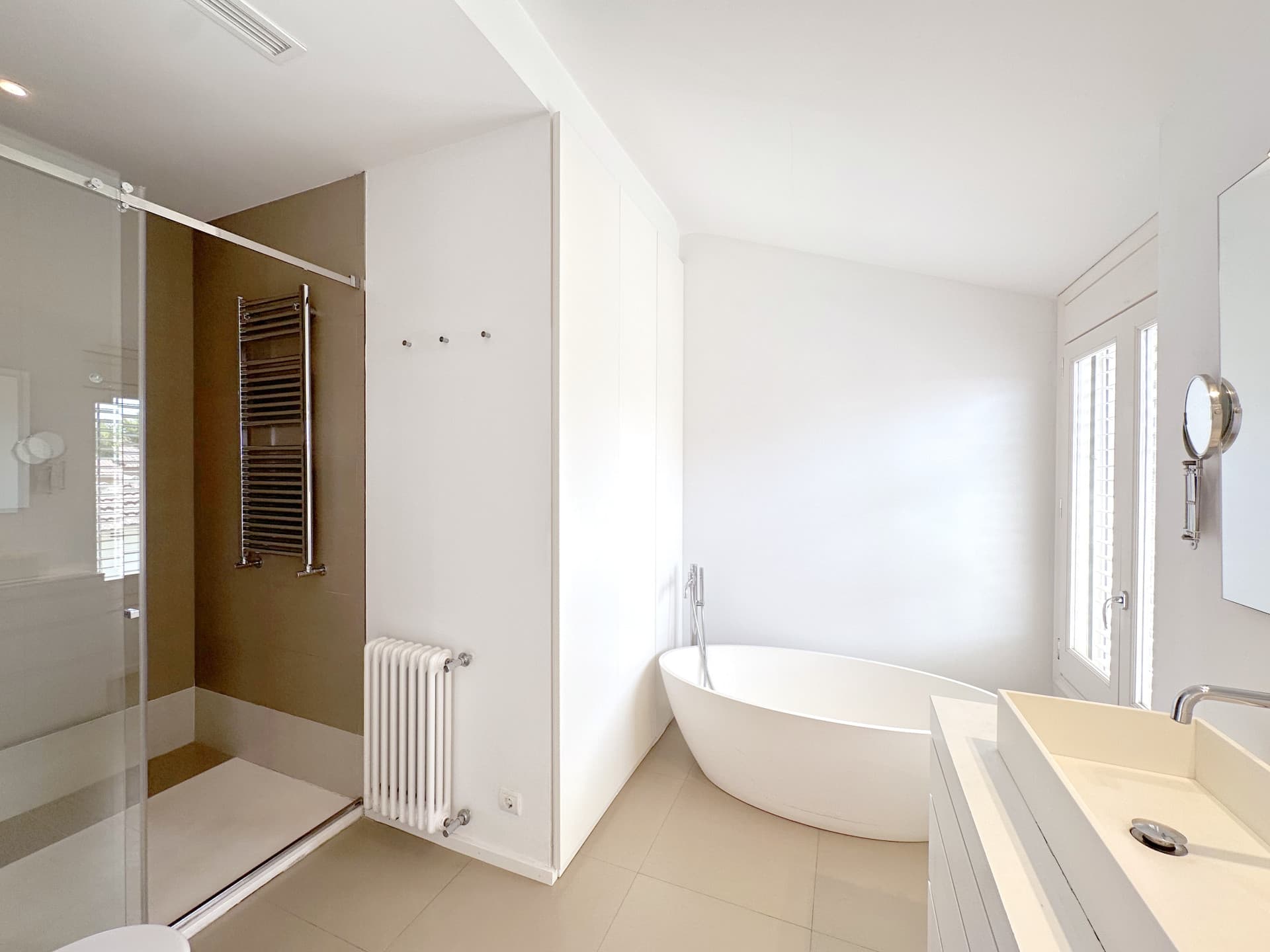 Villa avec piscine et jardin situé dans le centre de Rocafort, l'une des zones résidentielles les plus consolidées de la région métropolitaine de Valence. - 4