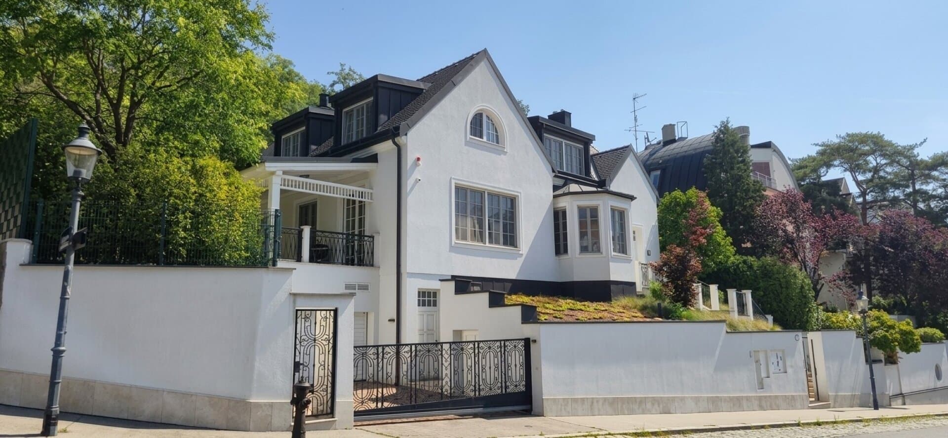 Luxury Villa with Indoor Pool in Döbling - 2