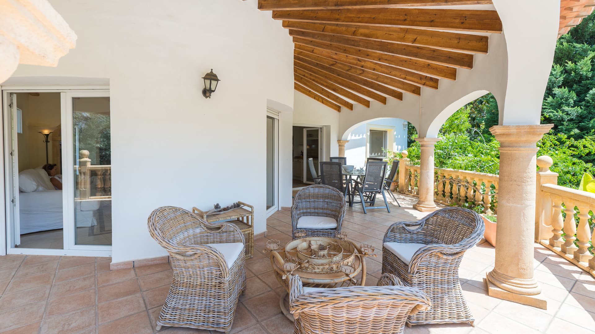 Cette fabuleuse villa est située dans le quartier de Portichol, l'un des quartiers les plus exclusifs de Jávea, près de la magnifique plage de La Barraca et à 5 minutes de la crique de Cala Blanca. - 15