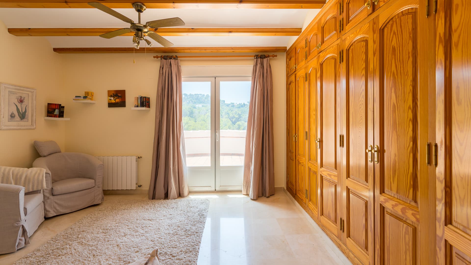 Cette fabuleuse villa est située dans le quartier de Portichol, l'un des quartiers les plus exclusifs de Jávea, près de la magnifique plage de La Barraca et à 5 minutes de la crique de Cala Blanca. - 7