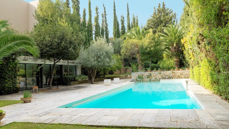 Villa mitten in der Natur in Athen zu verkaufen