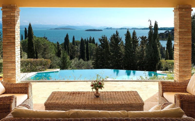 Villa with sea views in Corfu