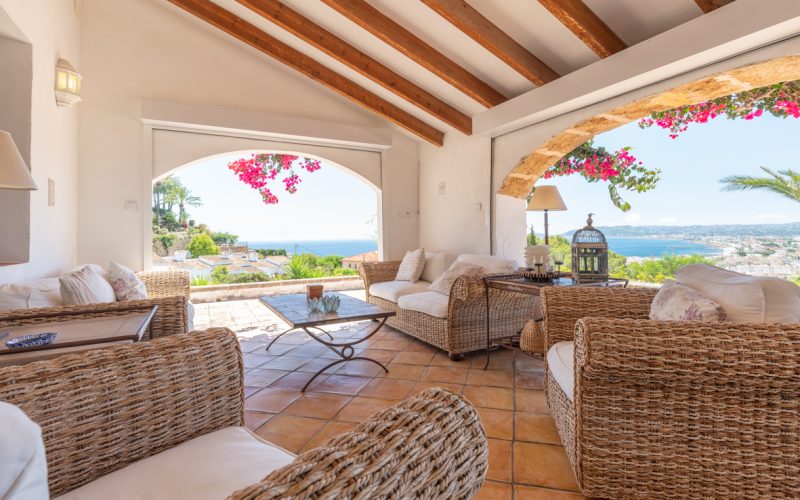 Casa in stile mediterraneo a Javea - terraza con vista mare