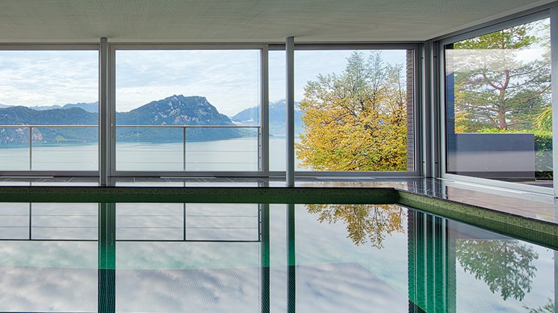 Villa con piscina interior y vistas al lago en Weggis, Lucerna