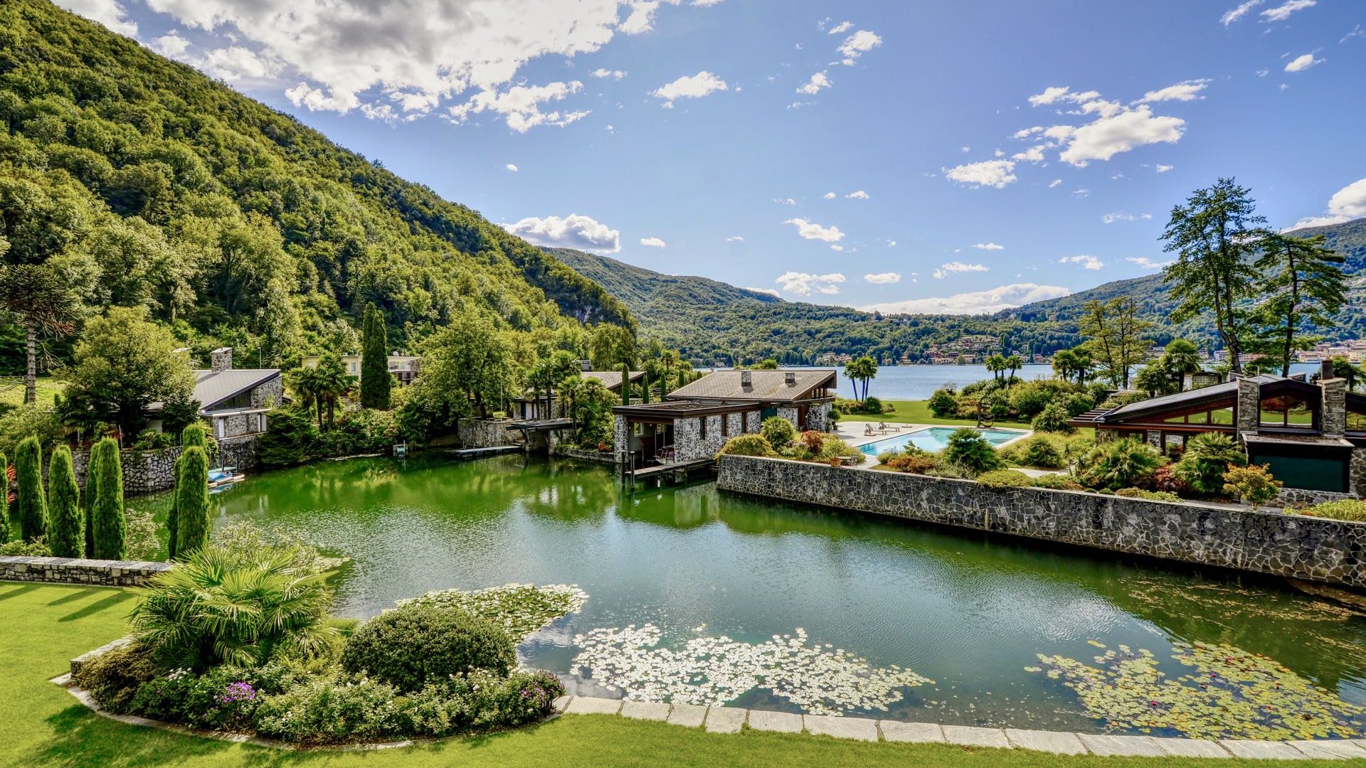 Splendid views of the lake