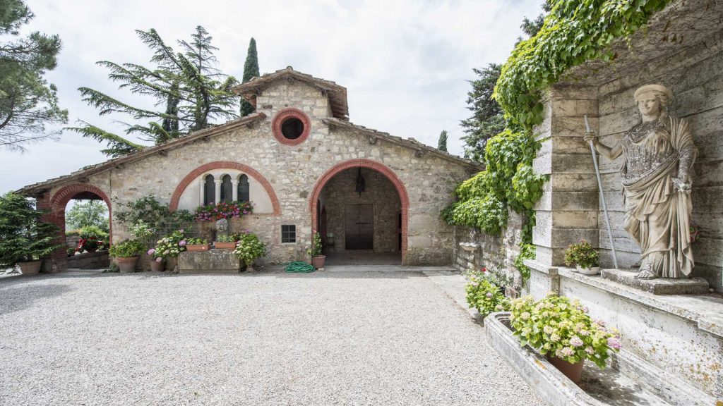 Rural home of the 14th century in Castellina in Chianti