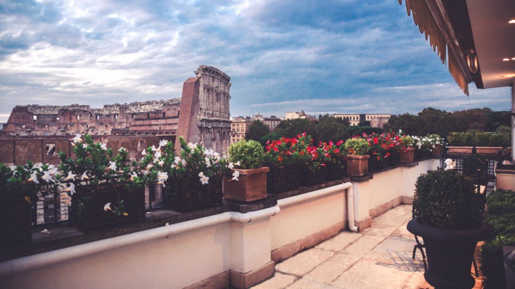 Apartamento con terraza y vistas al Coliseo de Roma