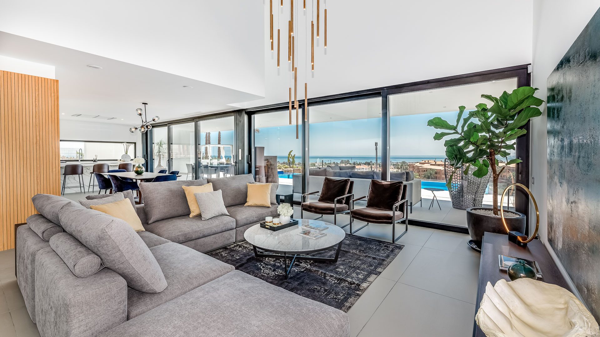 Dining-living room with sea views in Costa del Sol