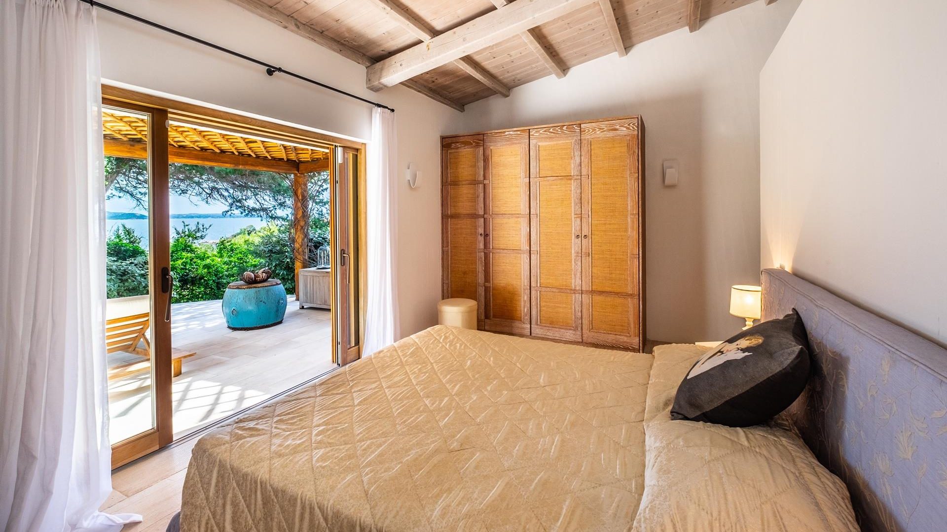 Bedroom with views in Sardinia