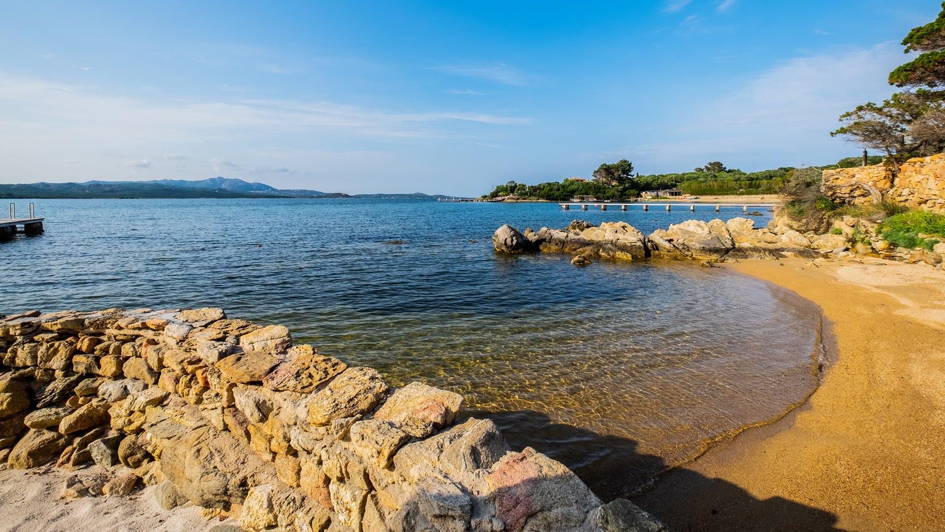 Direct access to the beach in Sardinia