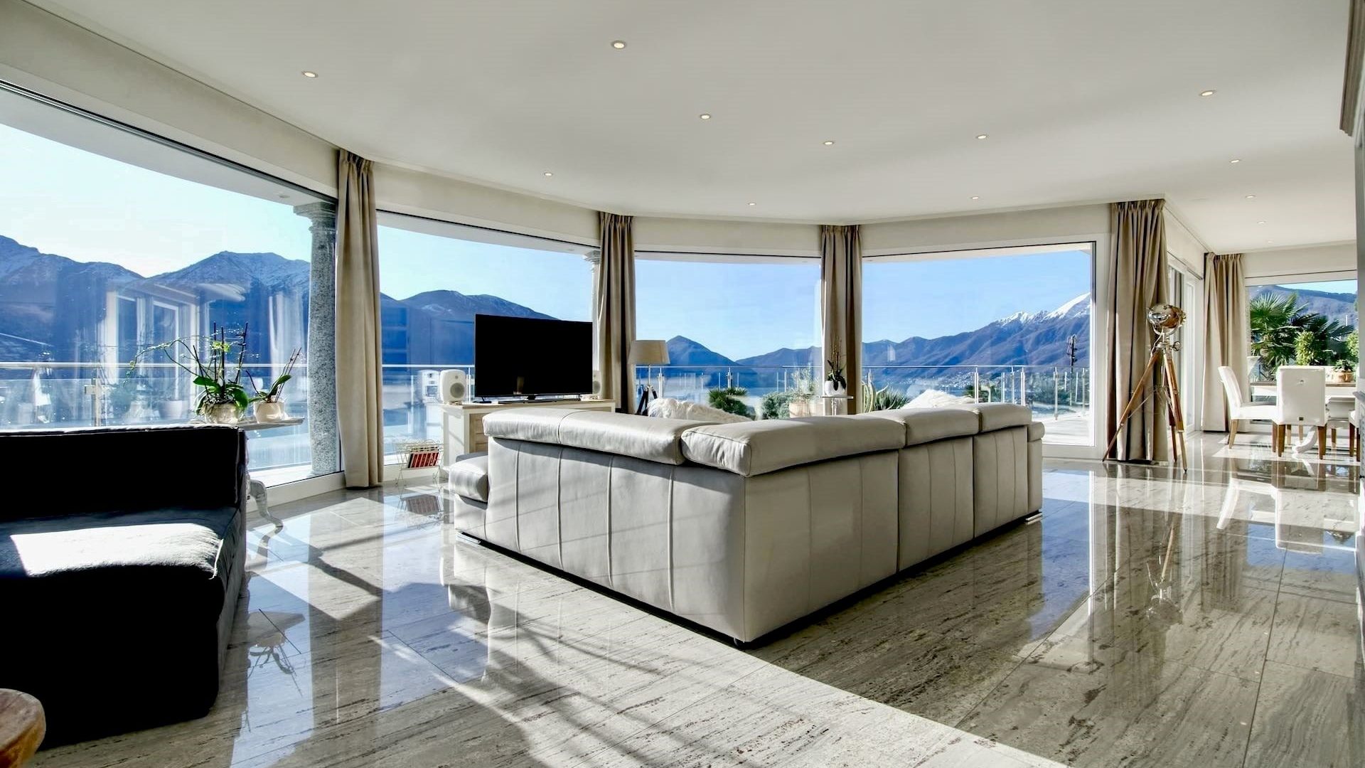 Open plan living area with views of the Lake Maggiore