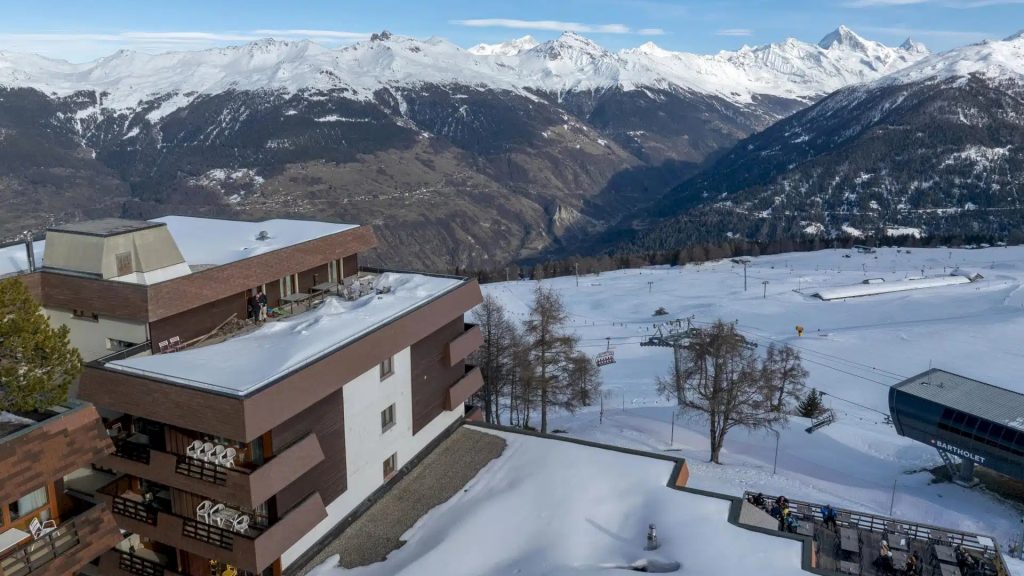 Explore the best European destinations for luxury ski-in/ski-out properties, focusing on top locations in Switzerland, Austria, and France. Invest in your dream winter retreat!