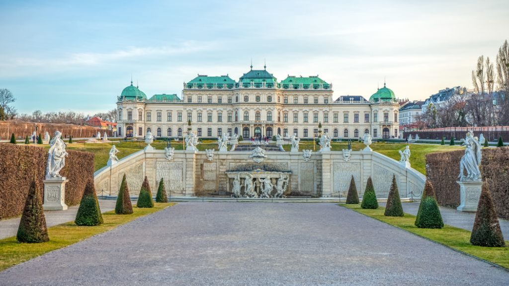 Overview of the Vienna real estate market, historical and modern properties