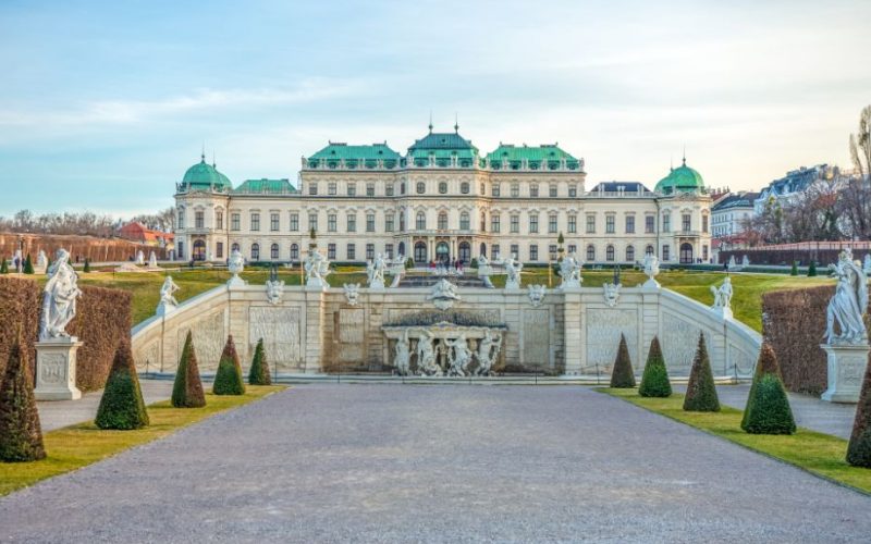 Overview of the Vienna real estate market, historical and modern properties